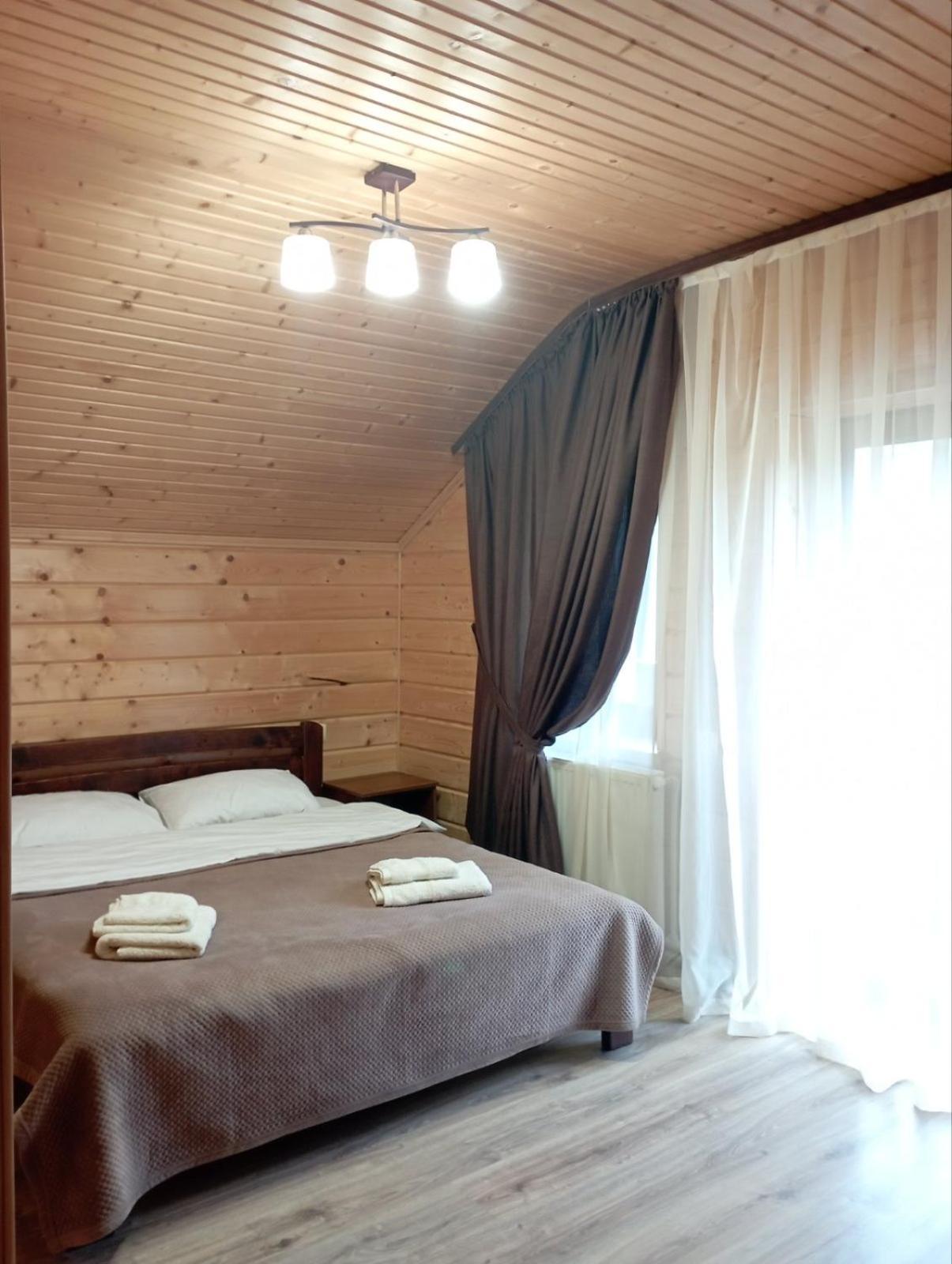 Maison d'hôtes U Anastasii I Sofii Bilya Richki à Mykulychyn Extérieur photo