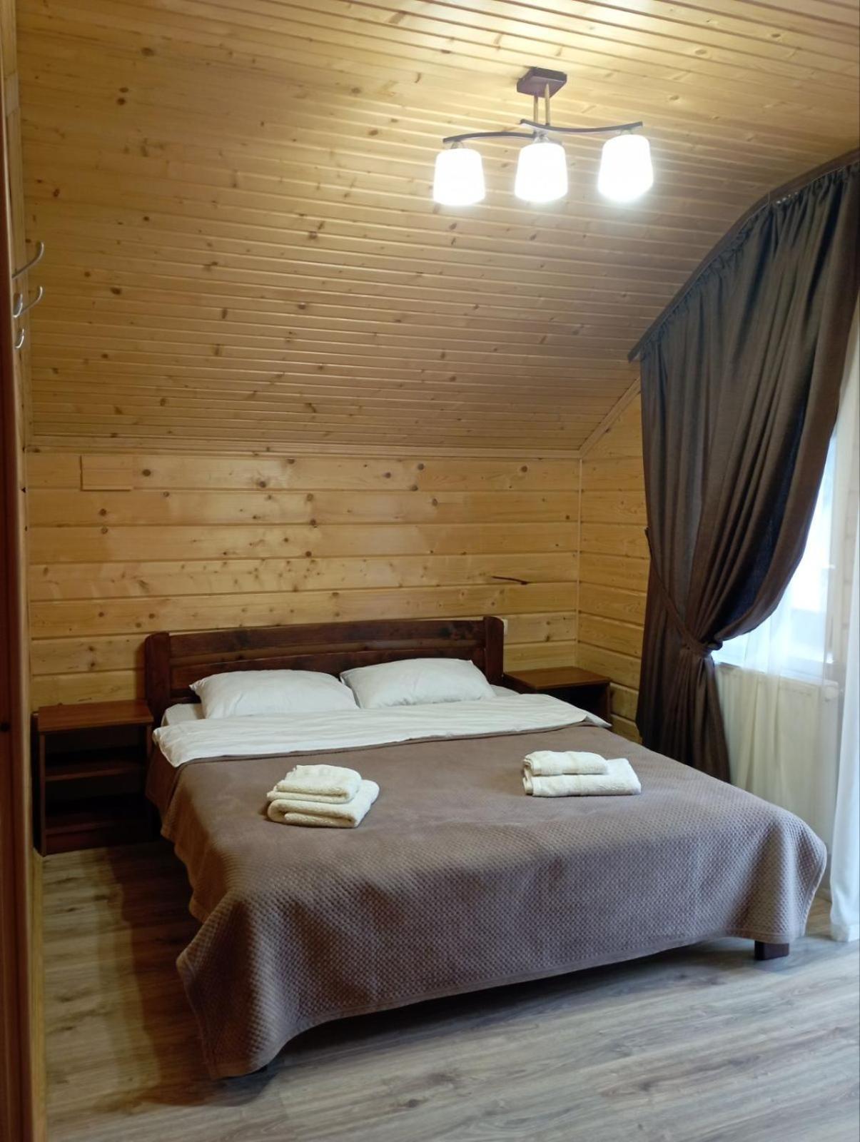 Maison d'hôtes U Anastasii I Sofii Bilya Richki à Mykulychyn Extérieur photo