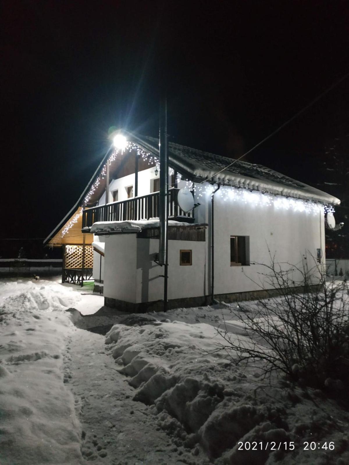 Maison d'hôtes U Anastasii I Sofii Bilya Richki à Mykulychyn Chambre photo