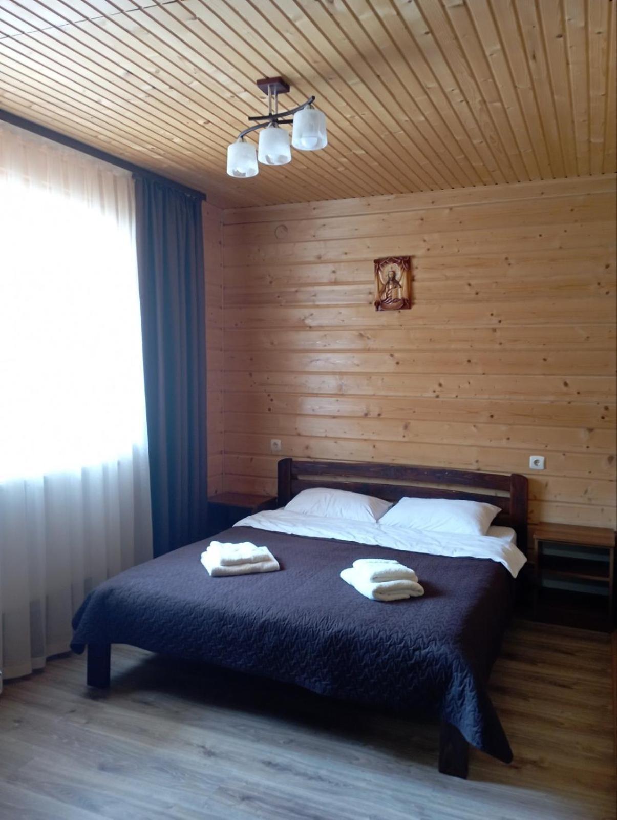 Maison d'hôtes U Anastasii I Sofii Bilya Richki à Mykulychyn Extérieur photo